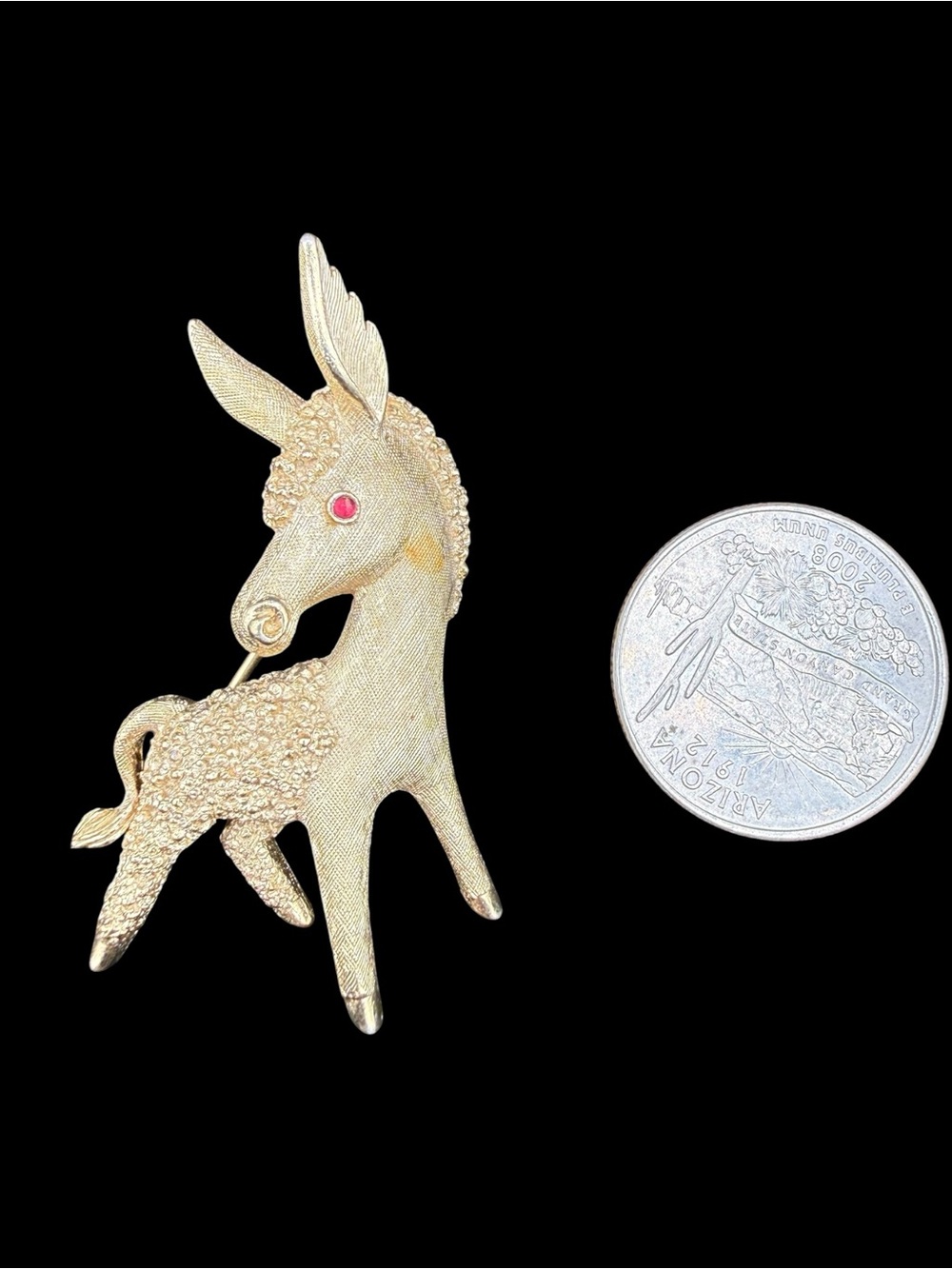 Vintage Trifari Gold-Tone Donkey Brooch Pink Accent Eye - Picture 4 of 5